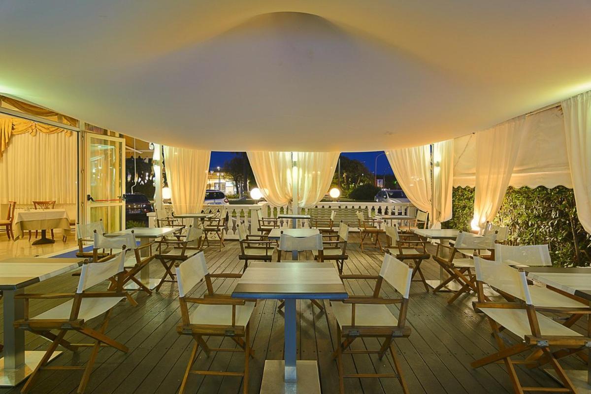 Hotel Coluccini Марина-ди-Пьетрасанта Экстерьер фото