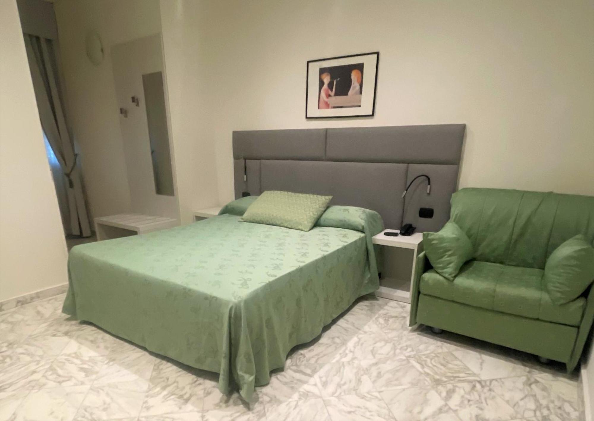Hotel Coluccini Марина-ди-Пьетрасанта Экстерьер фото