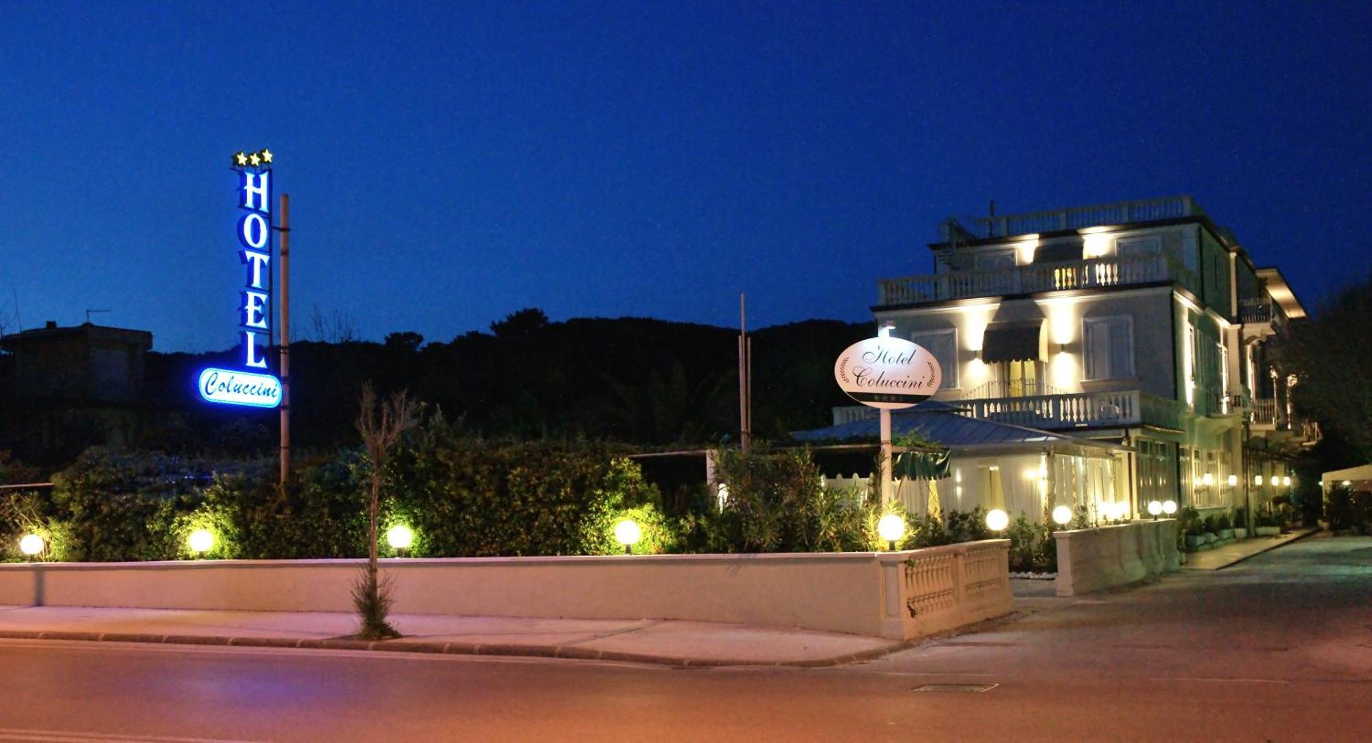 Hotel Coluccini Марина-ди-Пьетрасанта Экстерьер фото